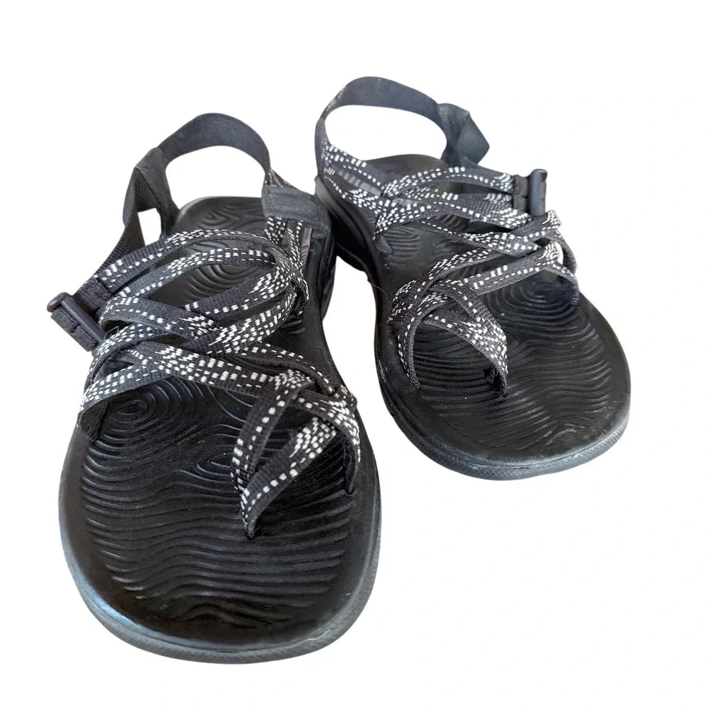 Chaco Womens Z volv X/2 Black White Strappy Athletic Toe Loop Sandals Size 8